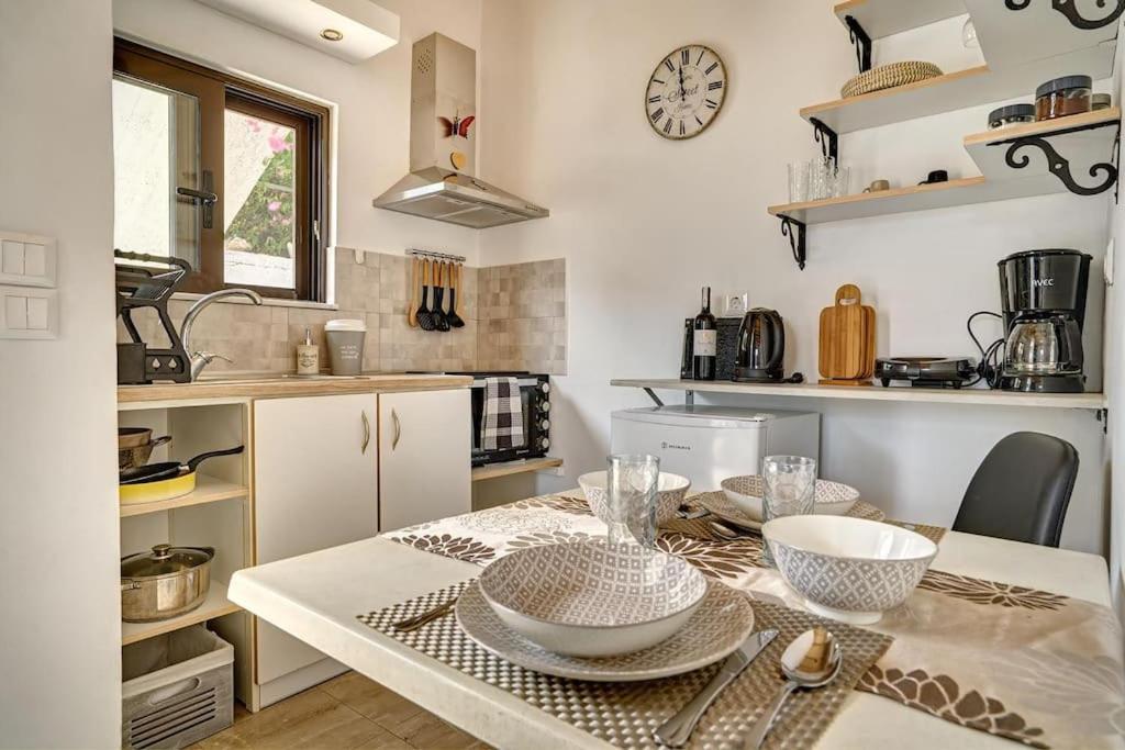 Valley View Apartment *