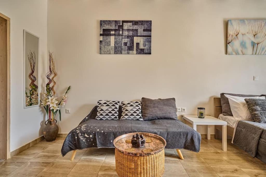 Valley View Apartment