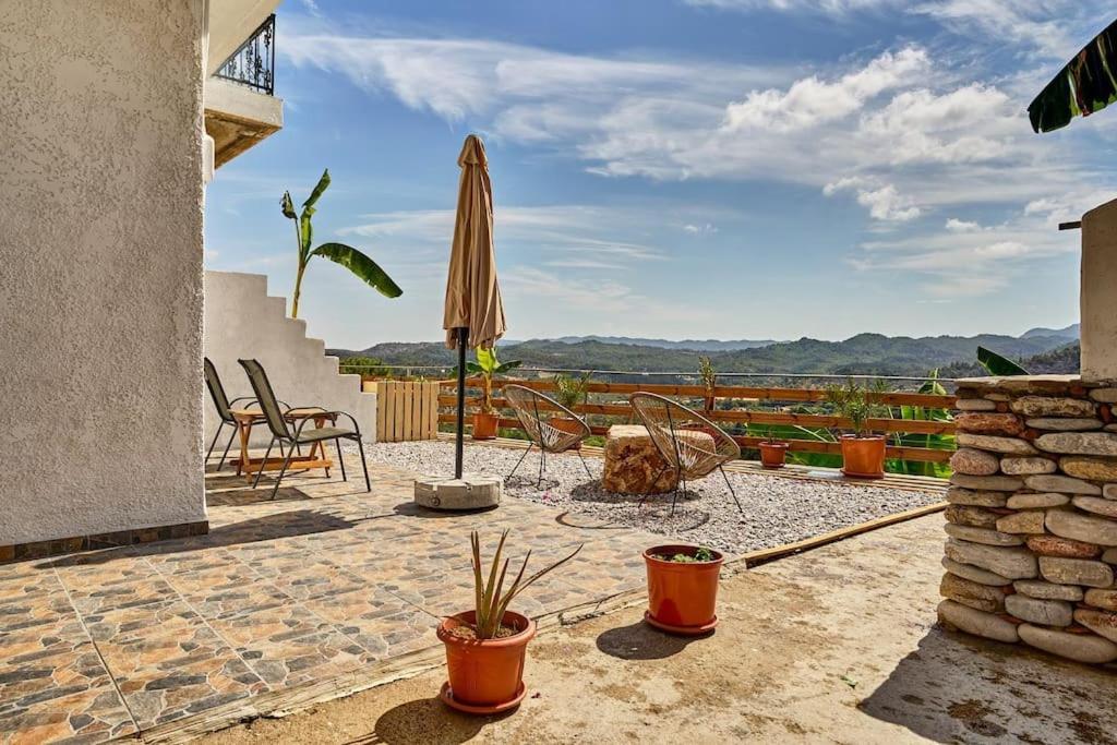 Valley View Apartment Salakos