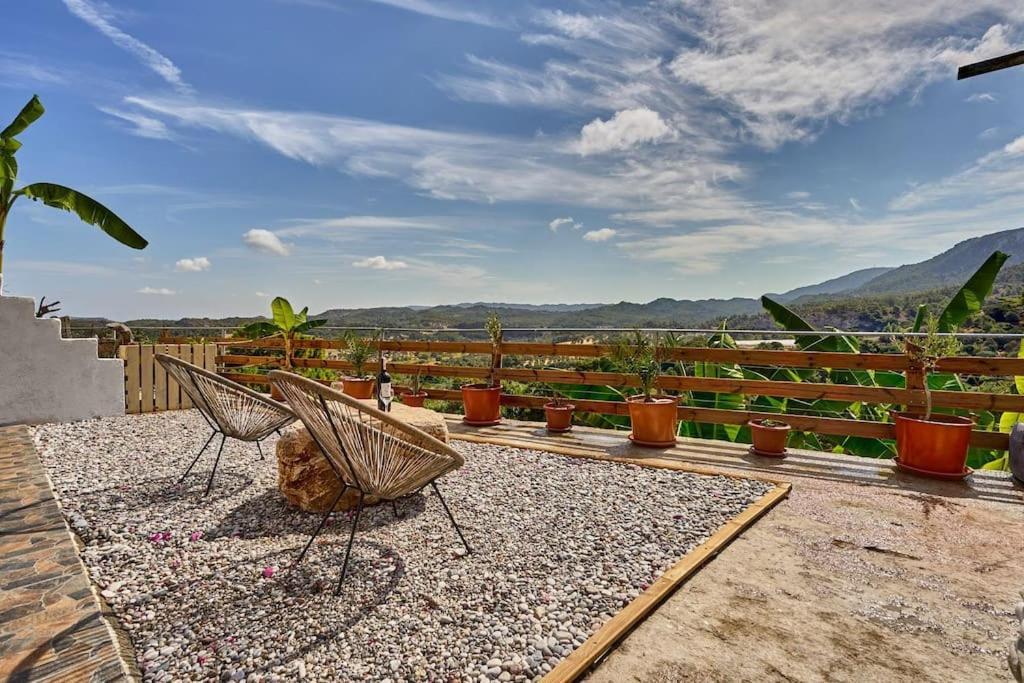 Valley View Apartment *