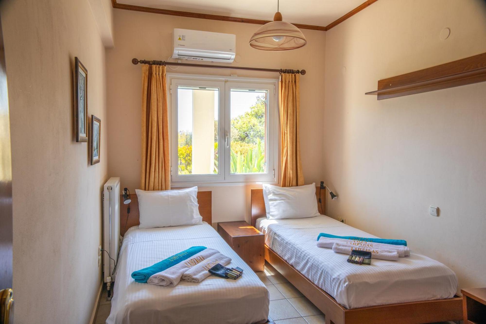 Lahtagas Estate With Private Swimming Pool