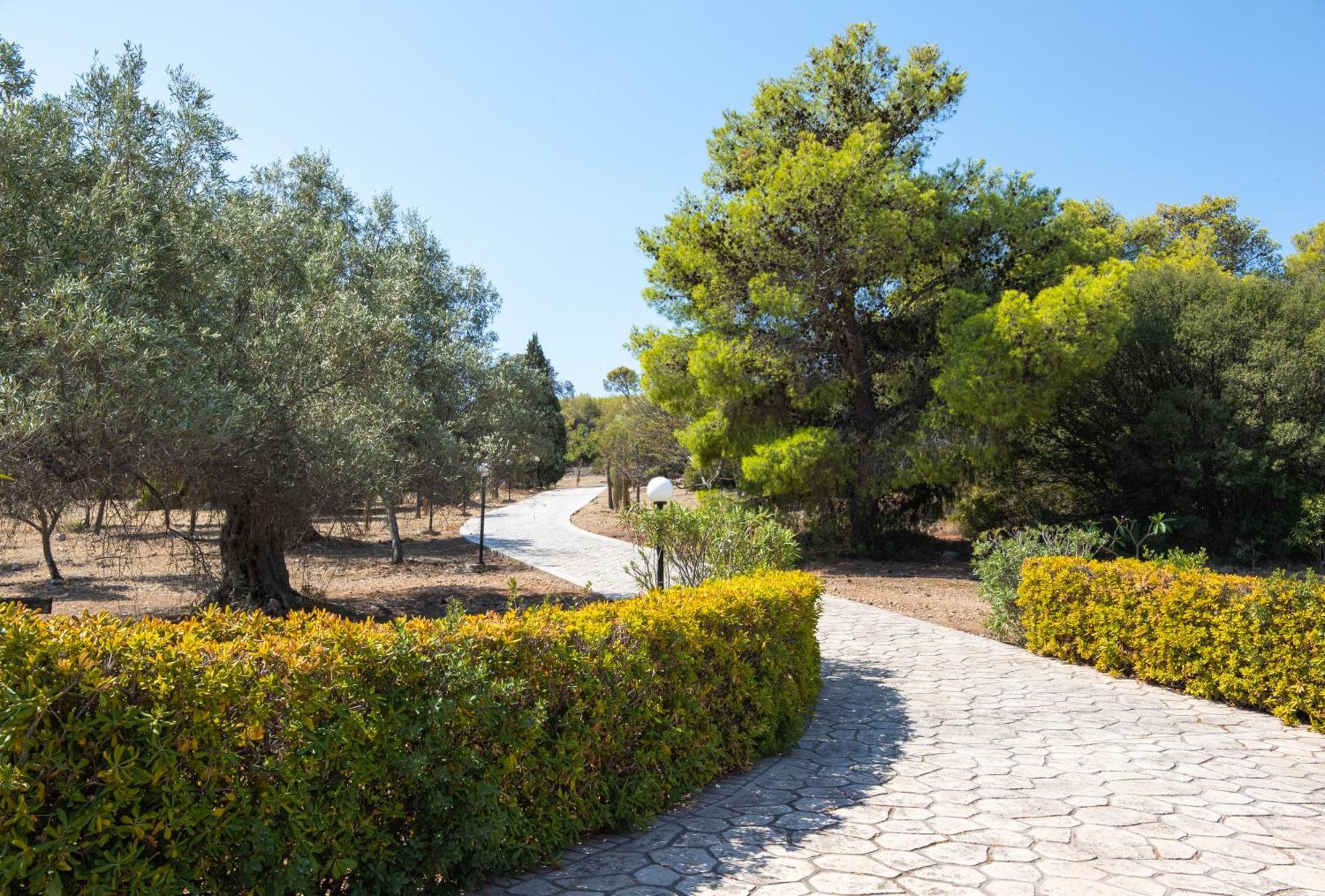 Villa Lahtagas Estate With Private Swimming Pool