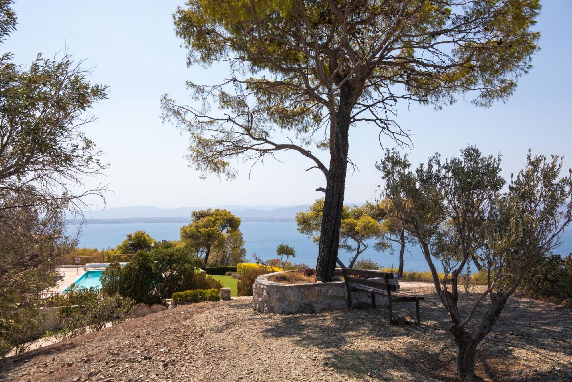 Villa Lahtagas Estate With Private Swimming Pool *