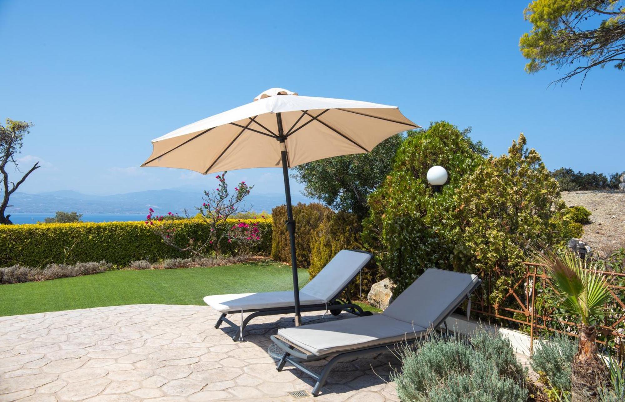 Villa Lahtagas Estate With Private Swimming Pool *
