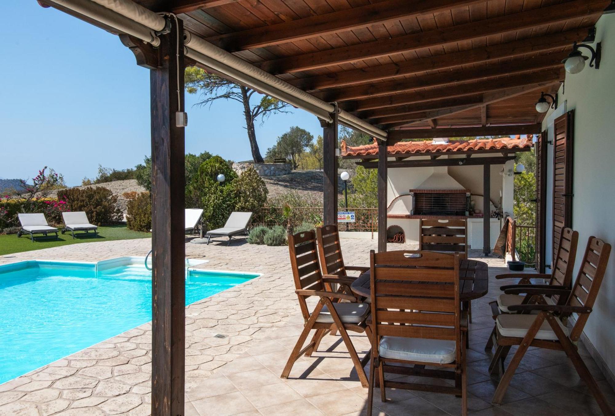 Villa Lahtagas Estate With Private Swimming Pool *