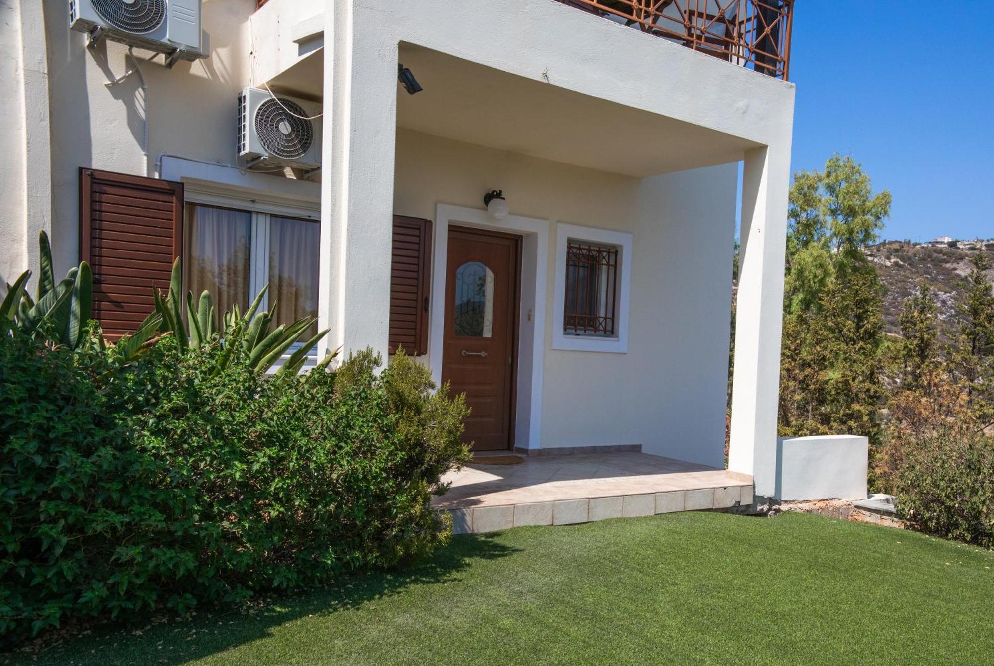 Lahtagas Estate With Private Swimming Pool