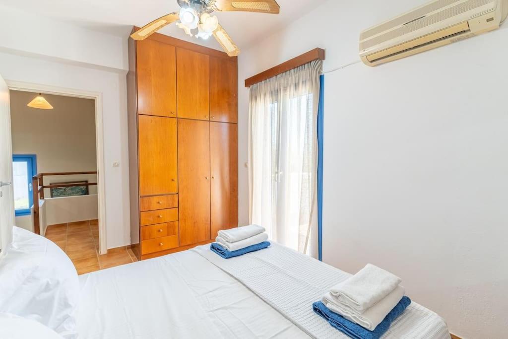Villa Irini, By Hellocrete Pangalochori