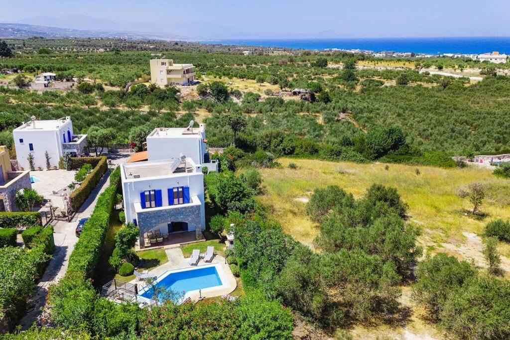 Villa Irini, By Hellocrete Pangalochori