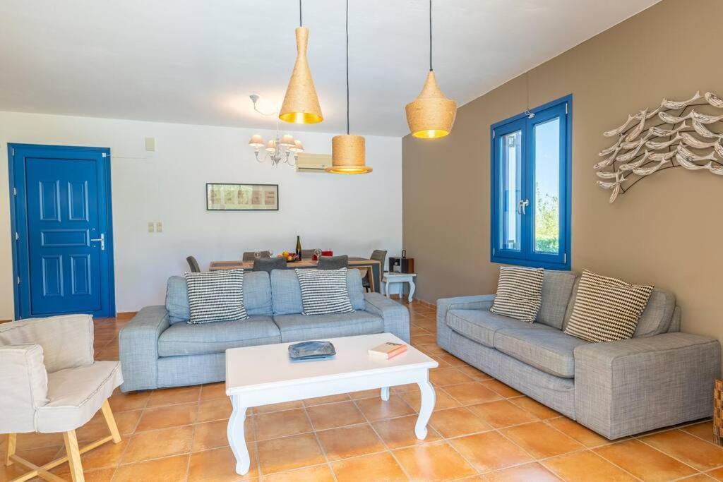 Villa Irini, By Hellocrete Pangalochori