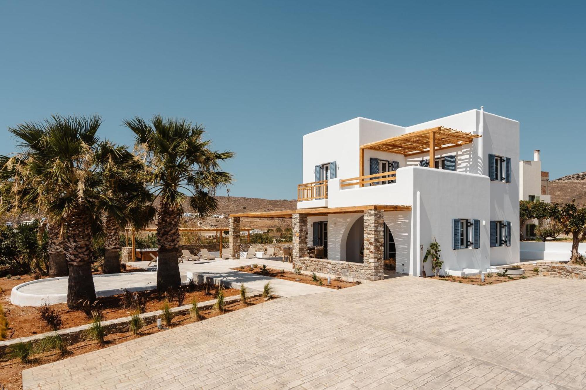 Diamond Of Cyclades * Naxos City