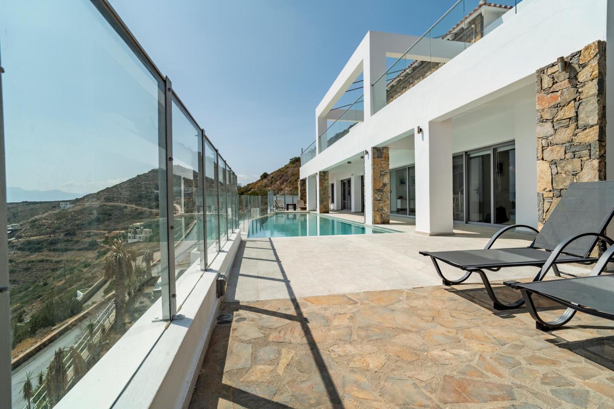 Lituanica Elounda (Crete)