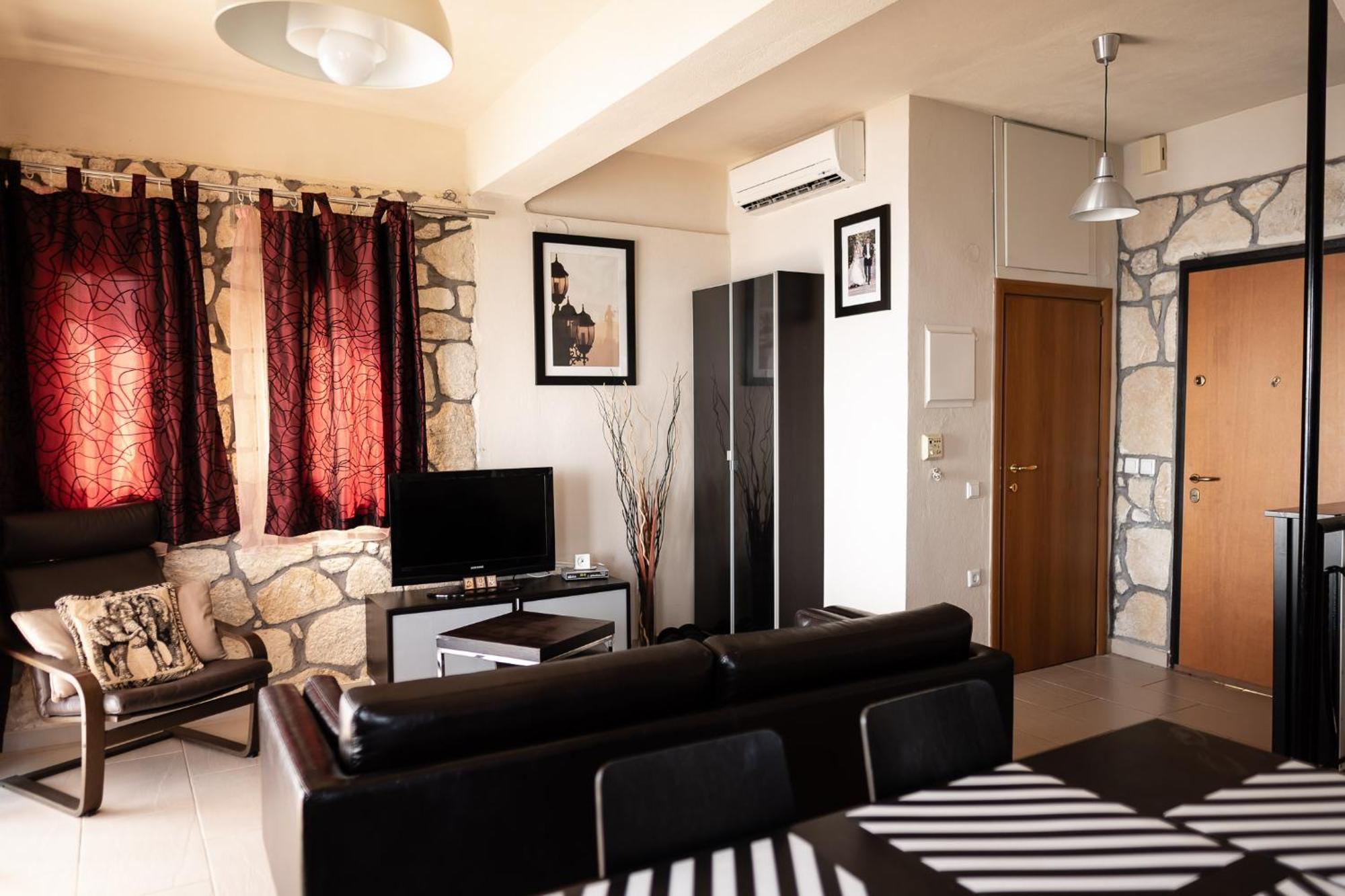 Sea View Apartment *