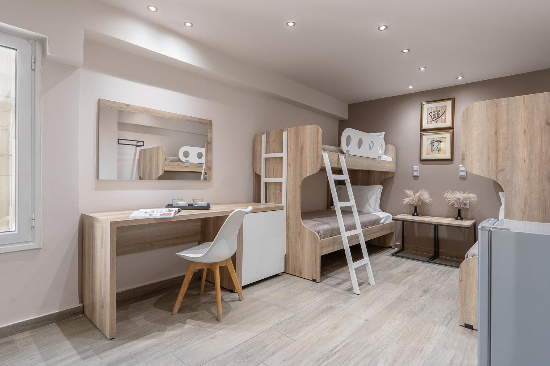 Piraeus City Hotel