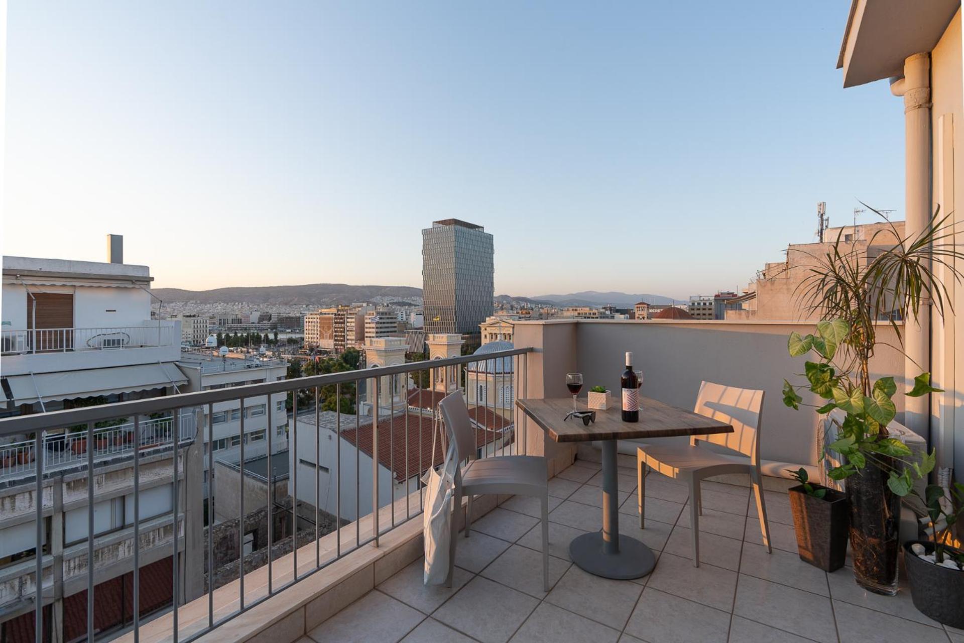 Piraeus City Hotel 3*