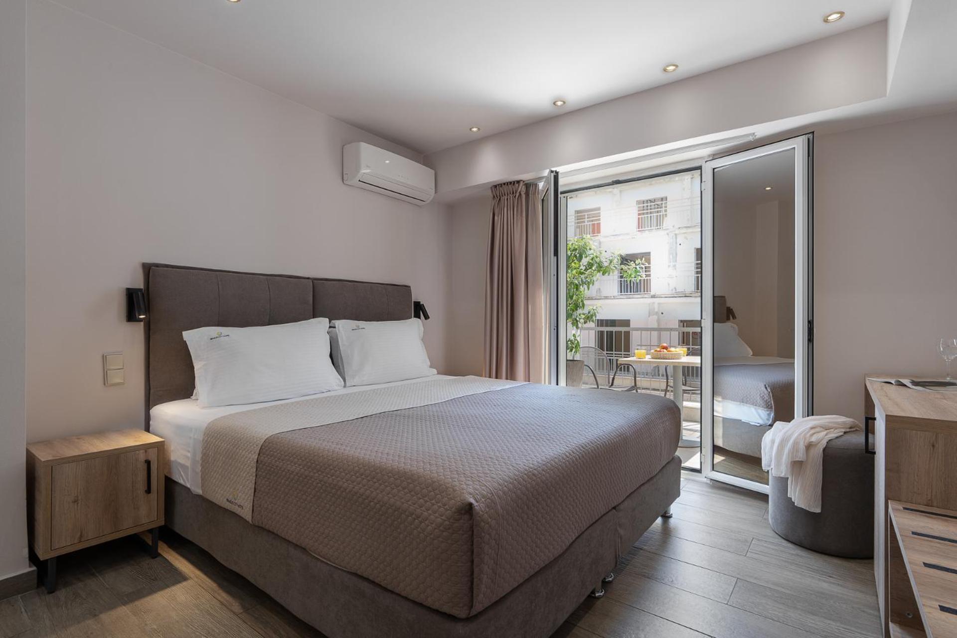 Piraeus City Hotel 3*