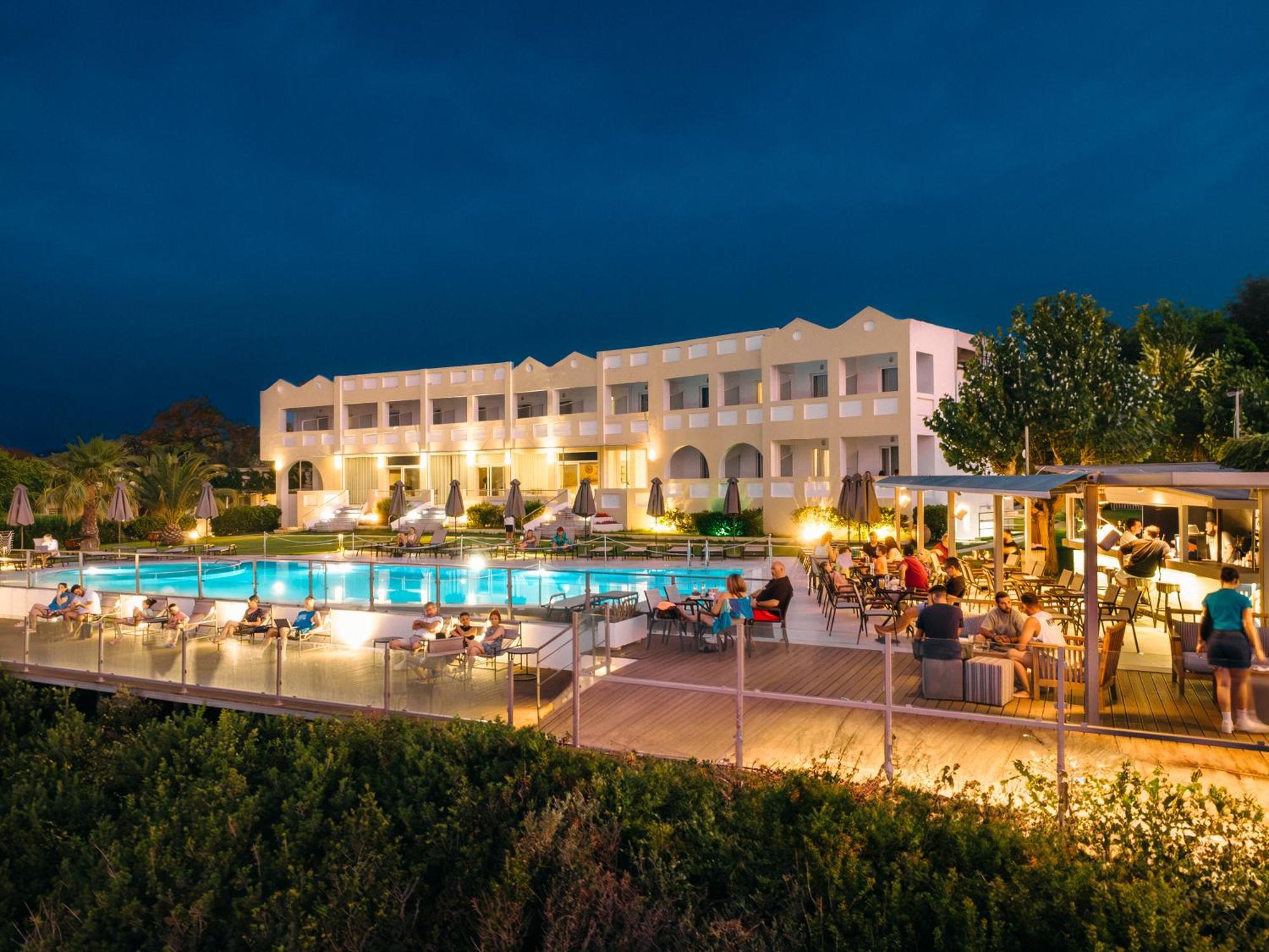 Hotel Niforeika Beach Hotel 3*