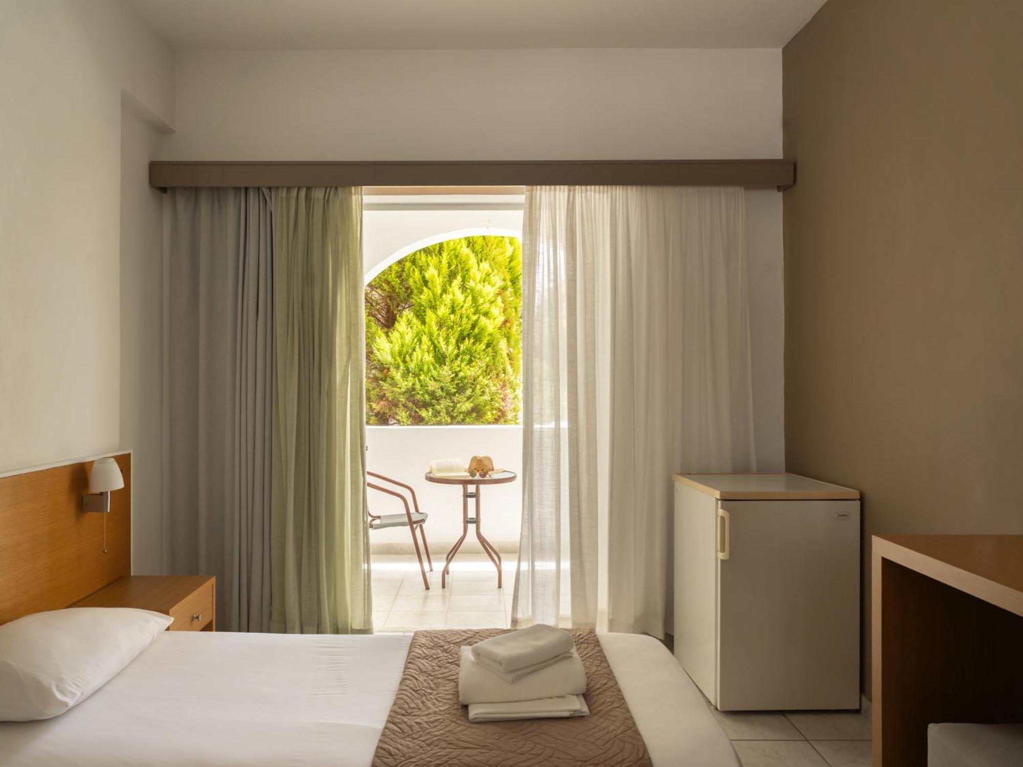 Niforeika Beach Hotel 3*