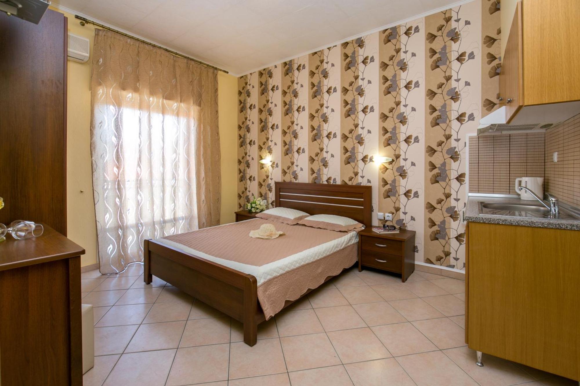 Markos Apartment Potos