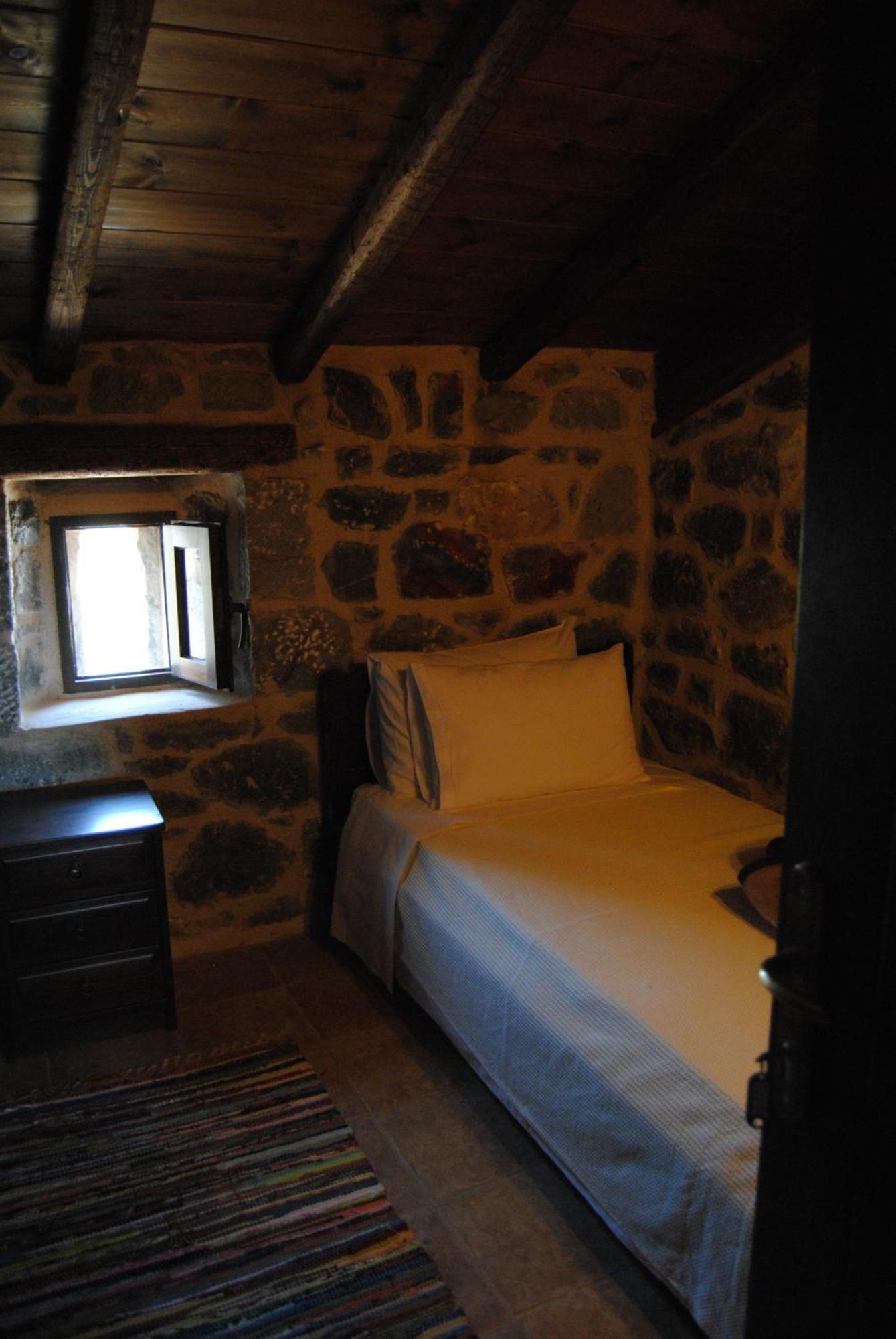 Pirgoi Edem Pyrgos Dirou