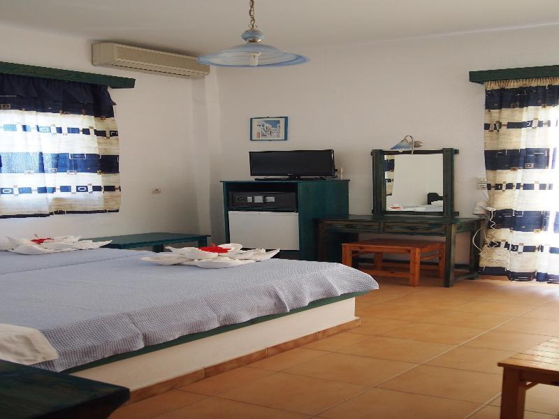 Homer's Hotel Chora (Ios)