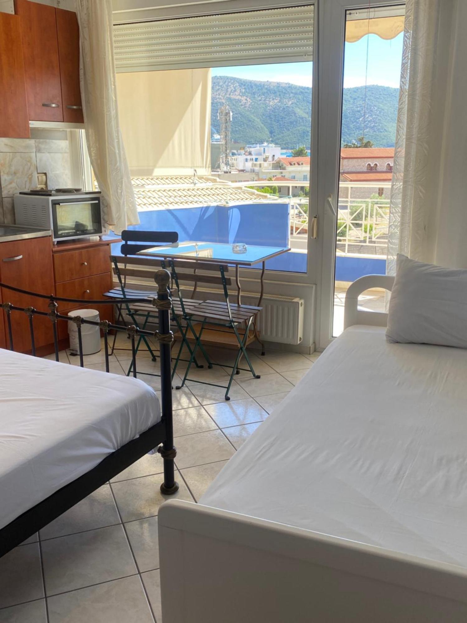 Maria's Roomstudios Flats To Let Seaside Heart Chantzara Spyropoulos *
