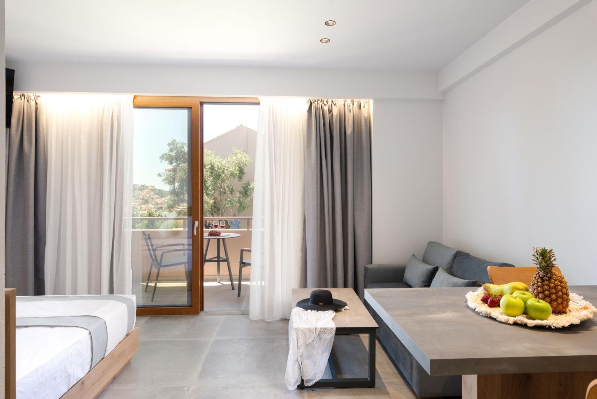 Neoma Luxury - Adults Only