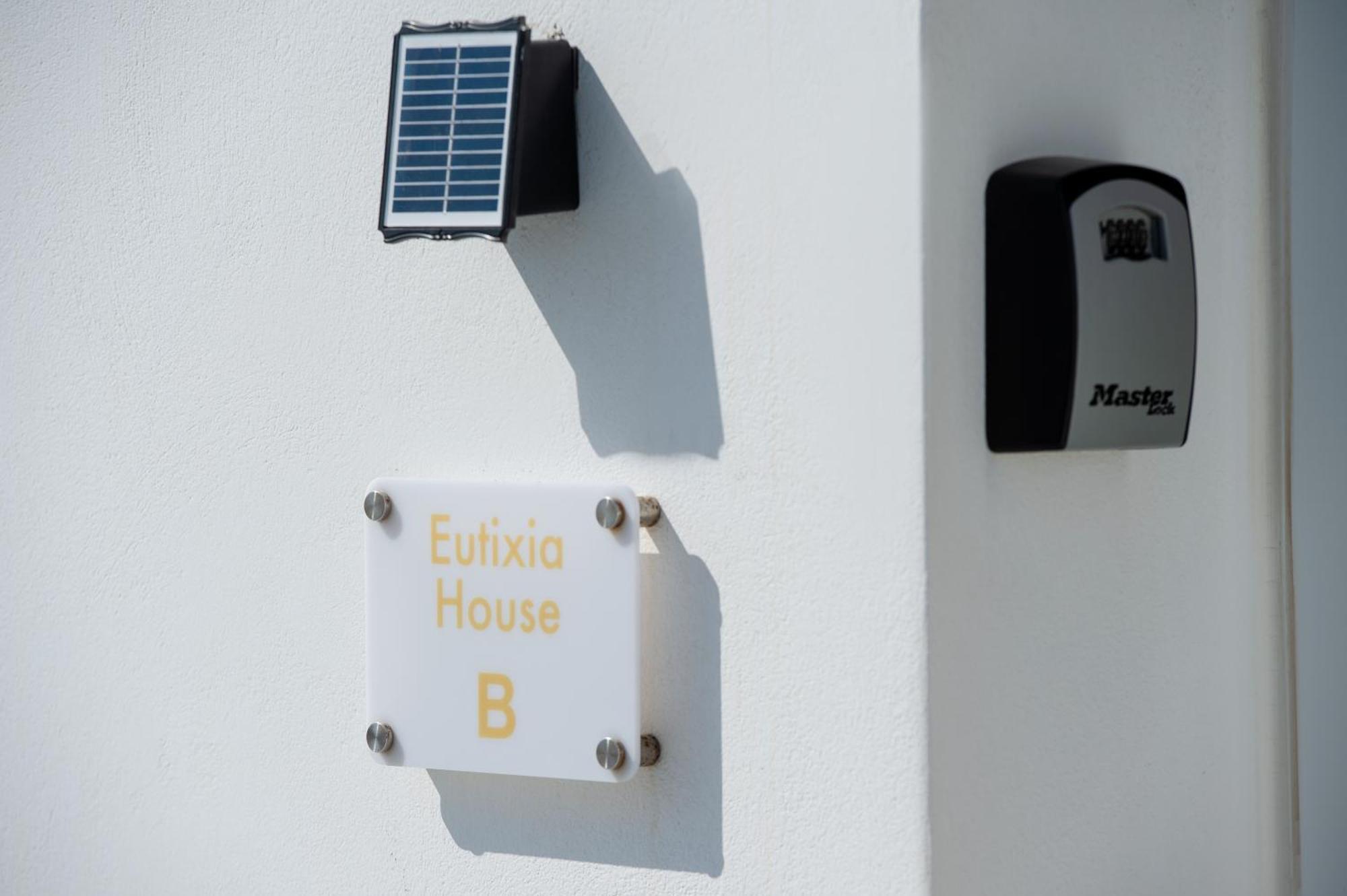 Eutixia House Apartment