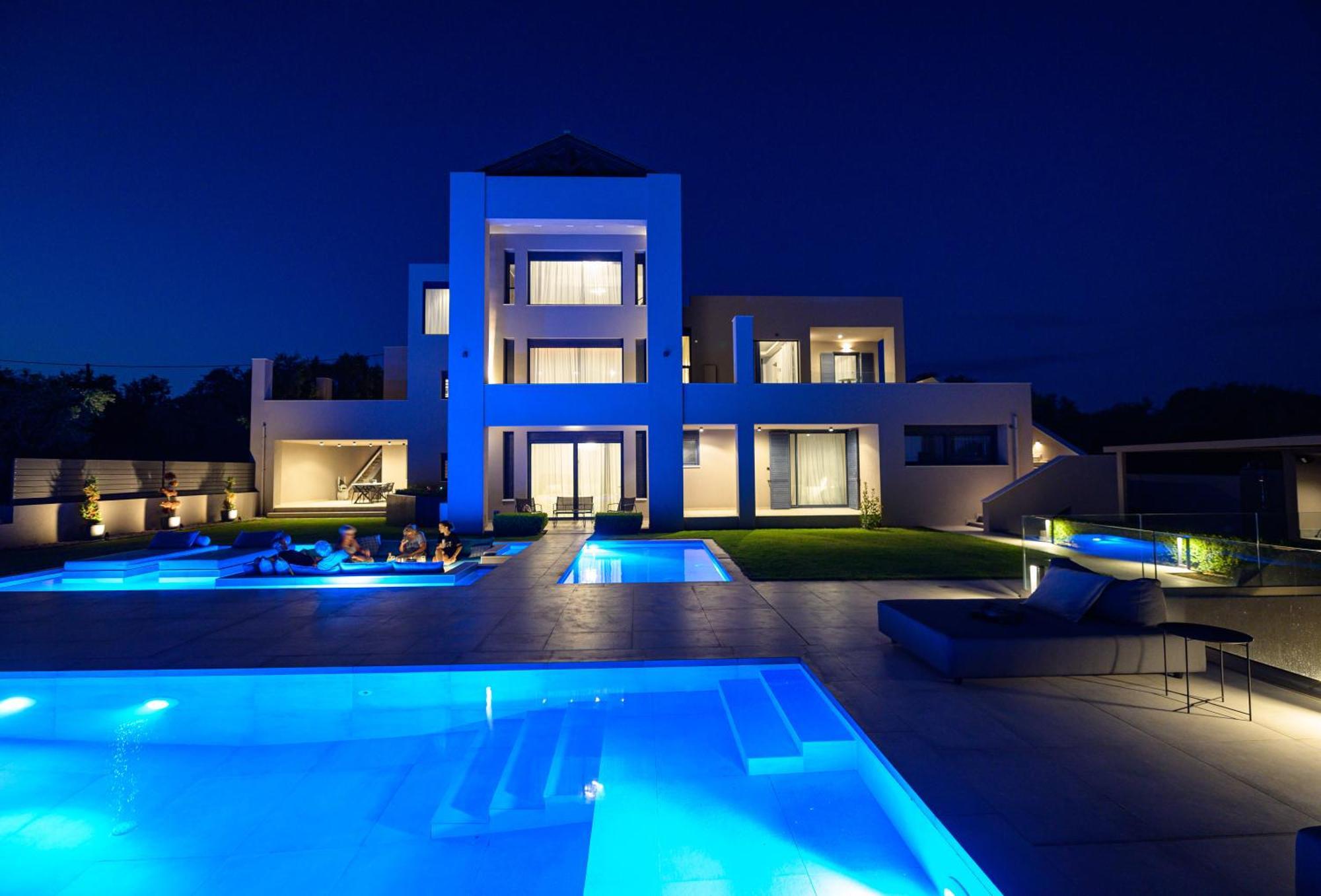 Reina Del Cielo Luxury