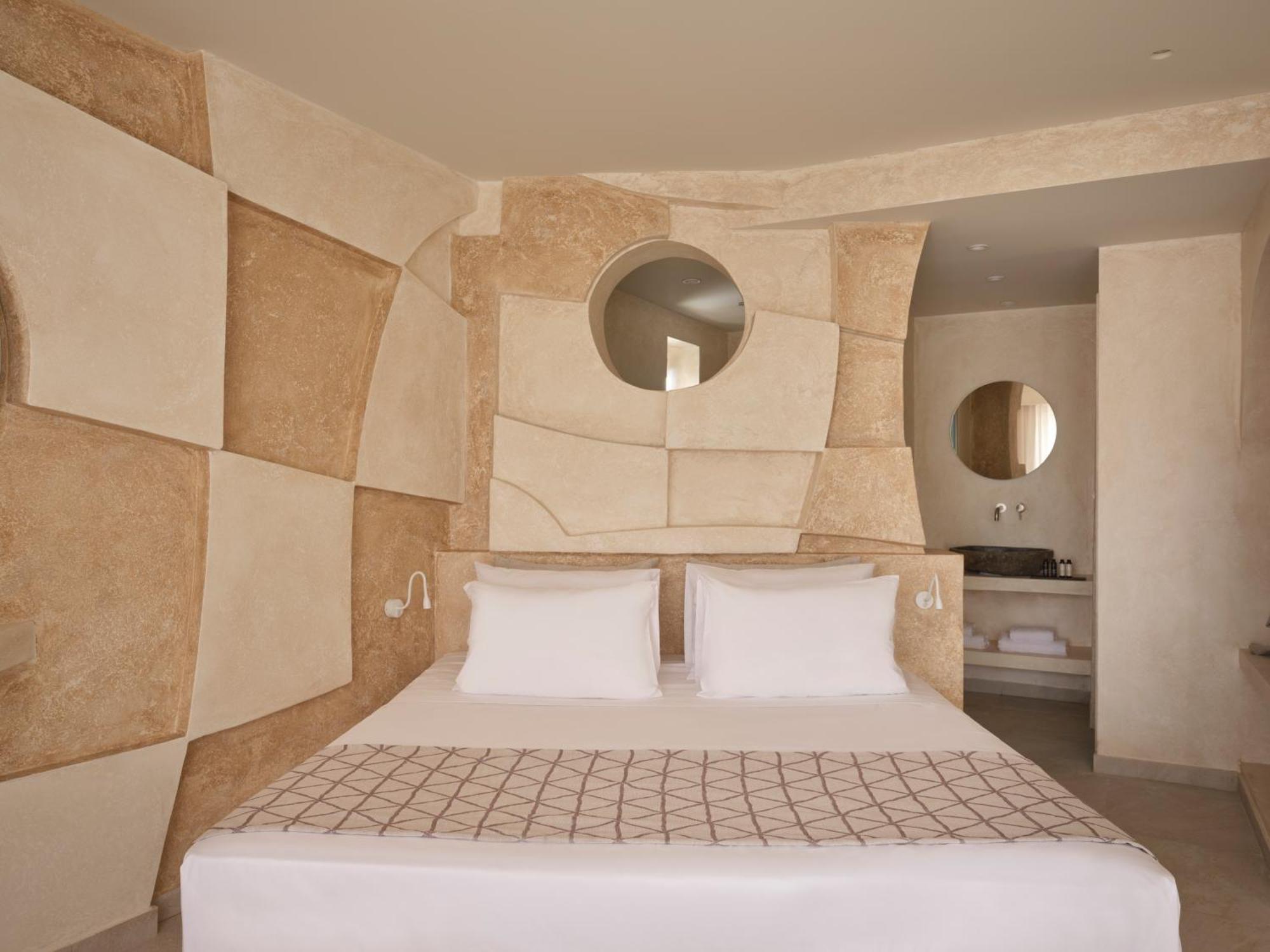 Heyday Luxury Hotel *
