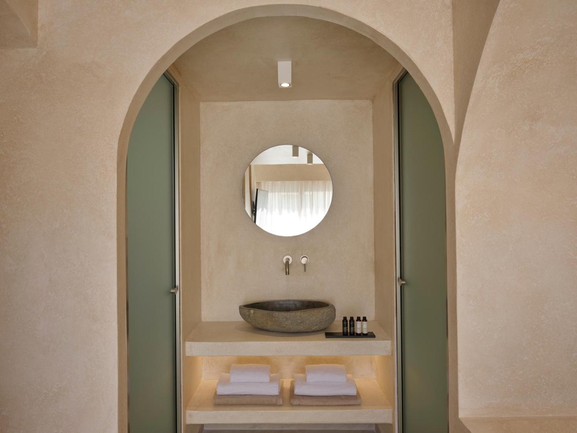 Heyday Luxury Hotel *