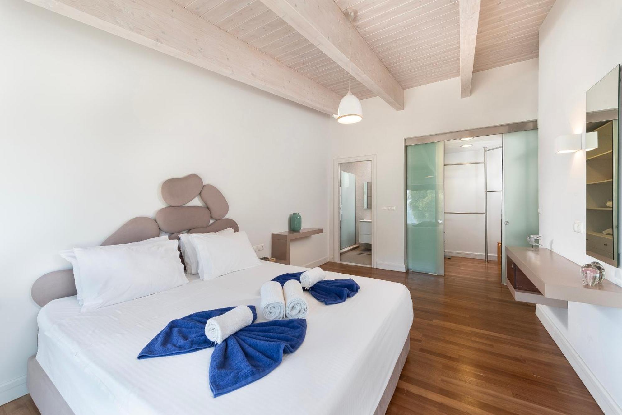 Kiotari Dream Beachfront *