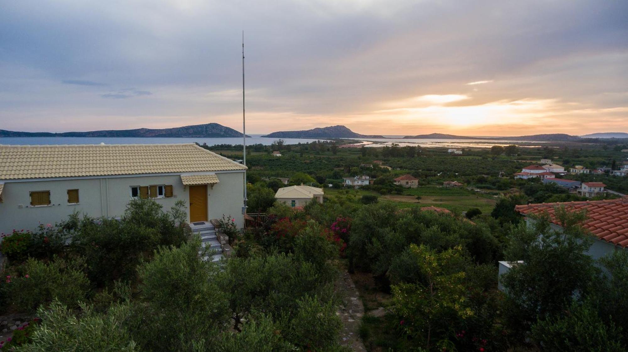 Thanos Village Gialova