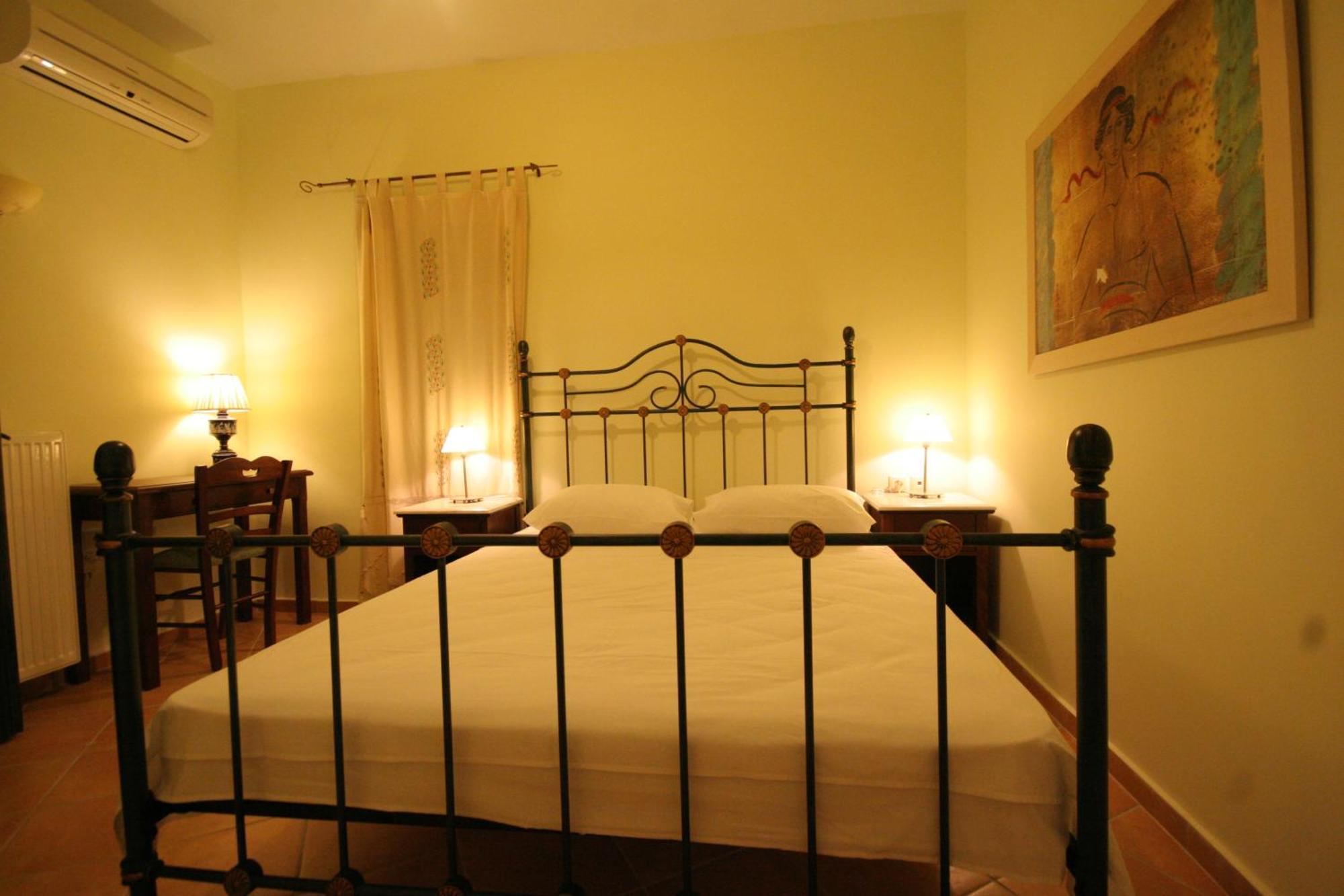 Traditional Apartment Kastellos