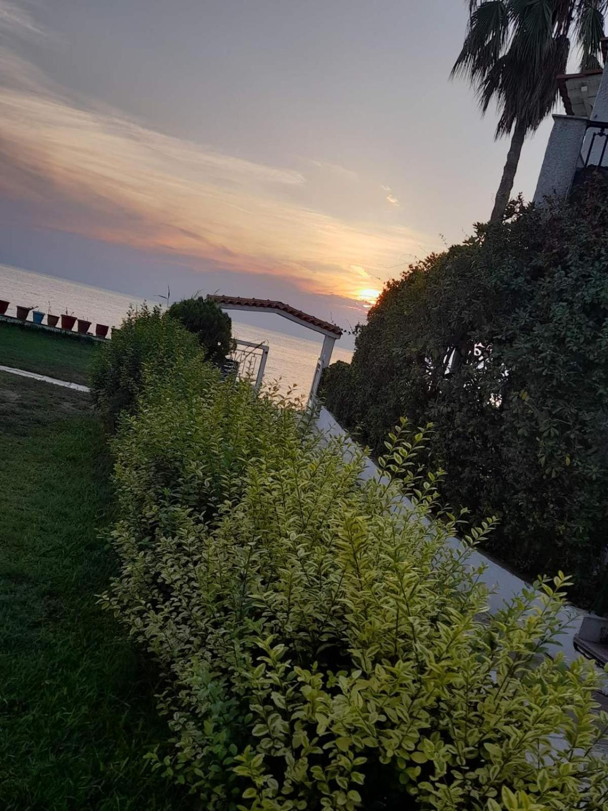 Apartment Iris Seafront Fourka
