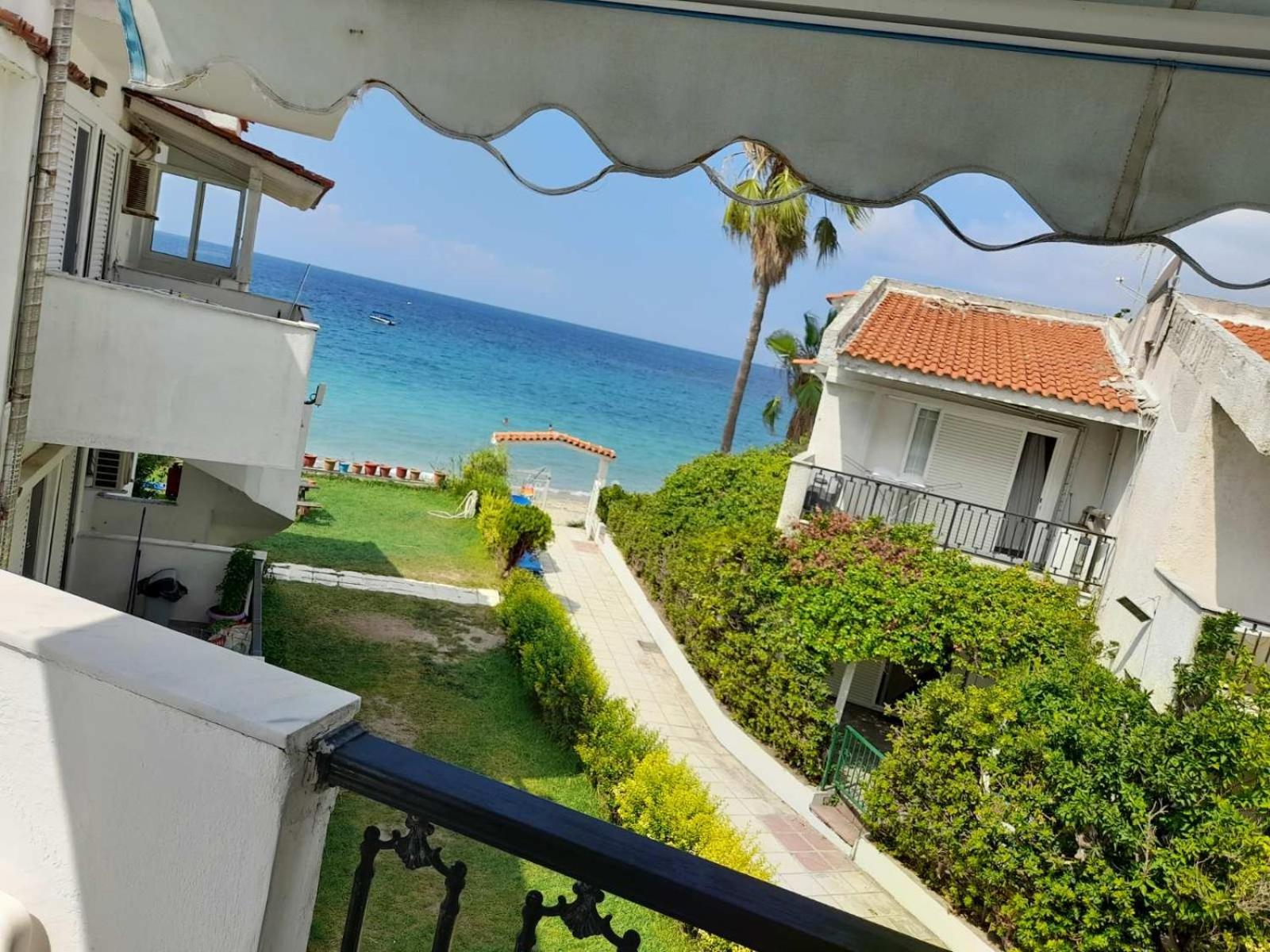 Iris Seafront Apartment *