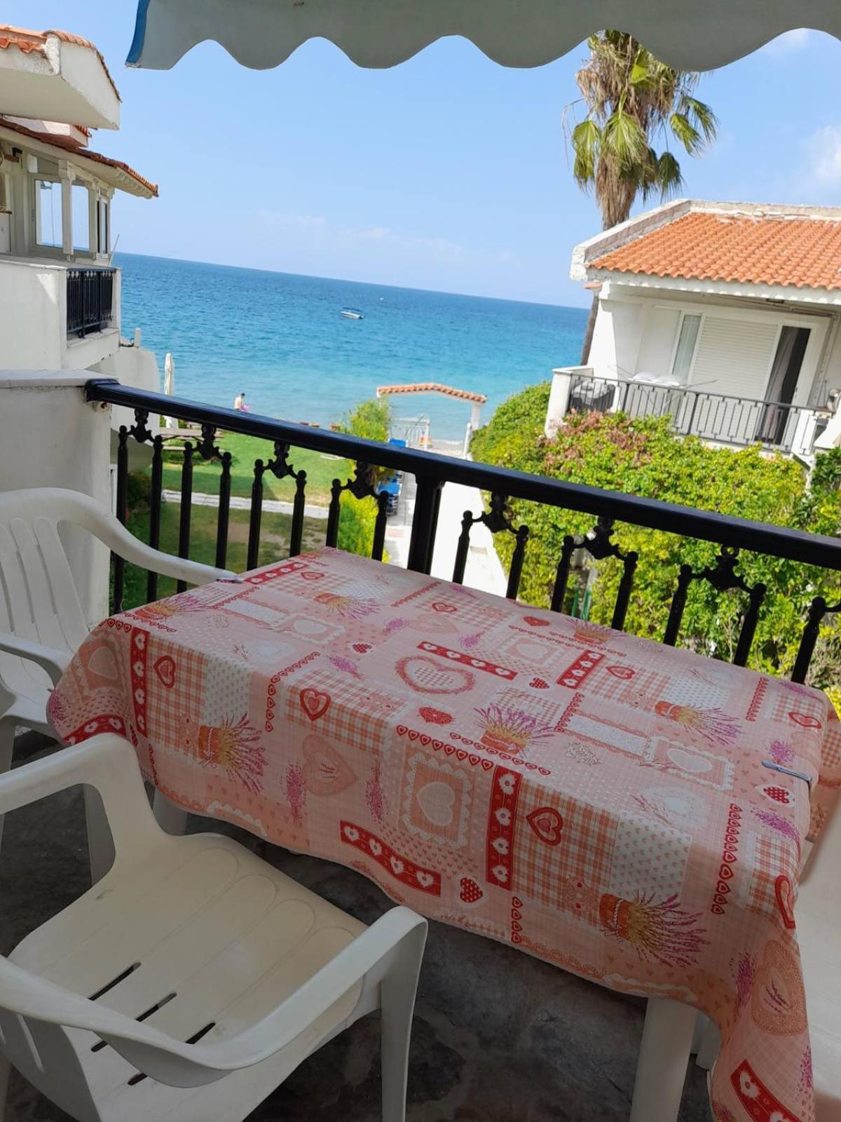 Iris Seafront Apartment