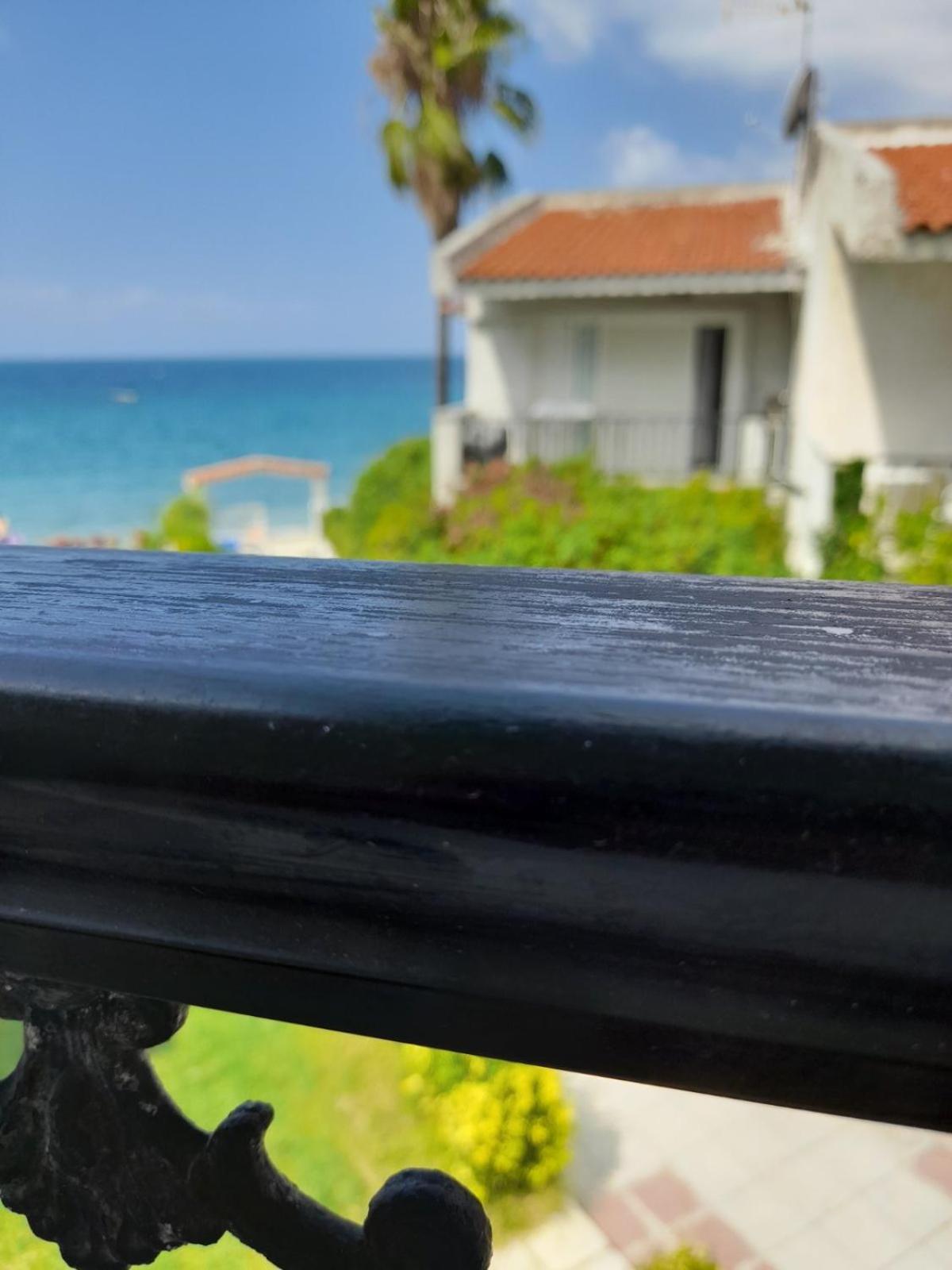 Apartment Iris Seafront *
