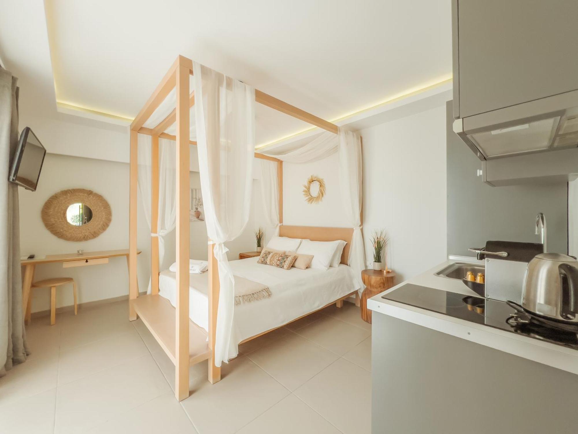 Golden Bay & Maisonettes Parga