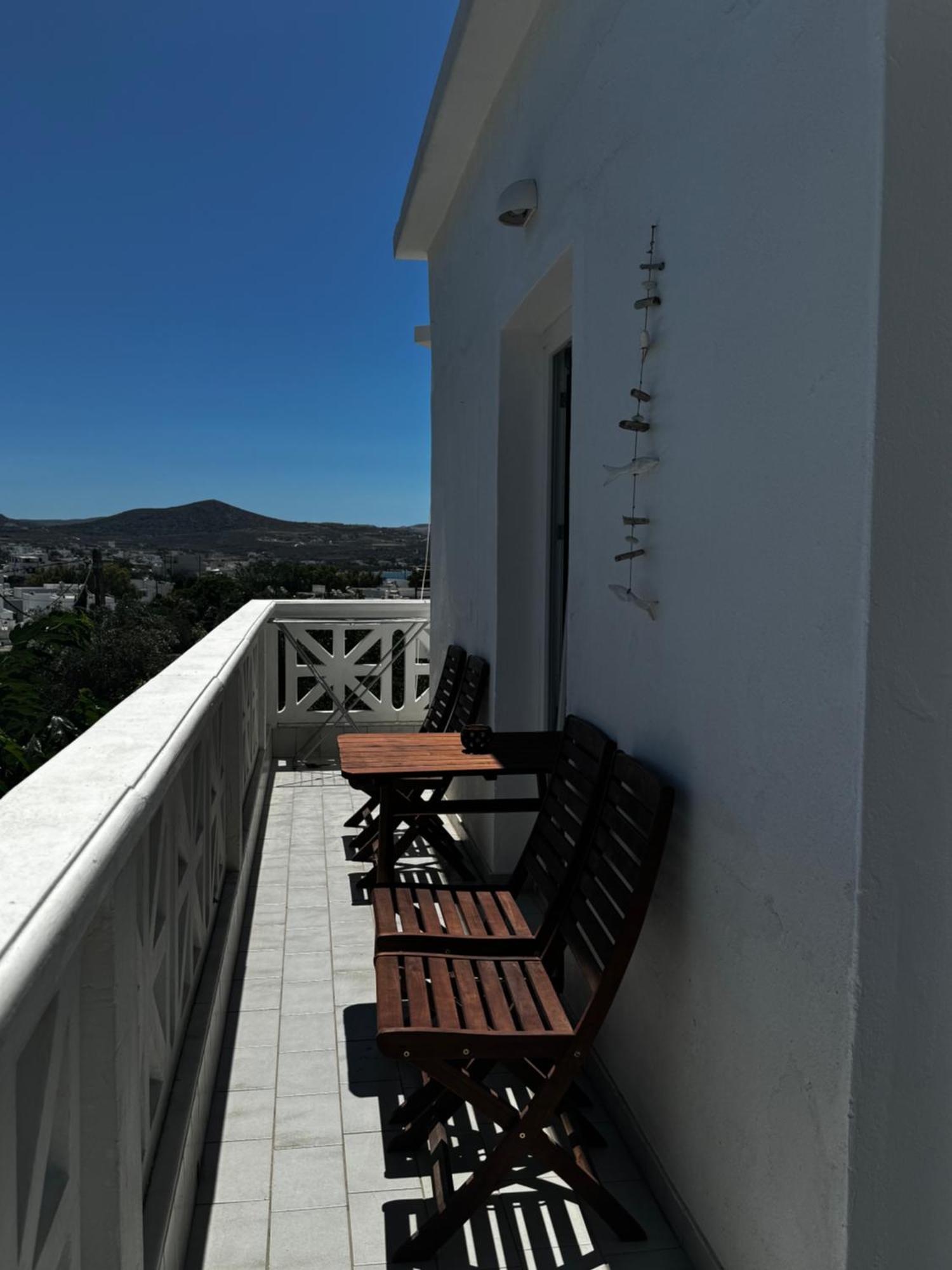 Eris * Adamantas (Milos)