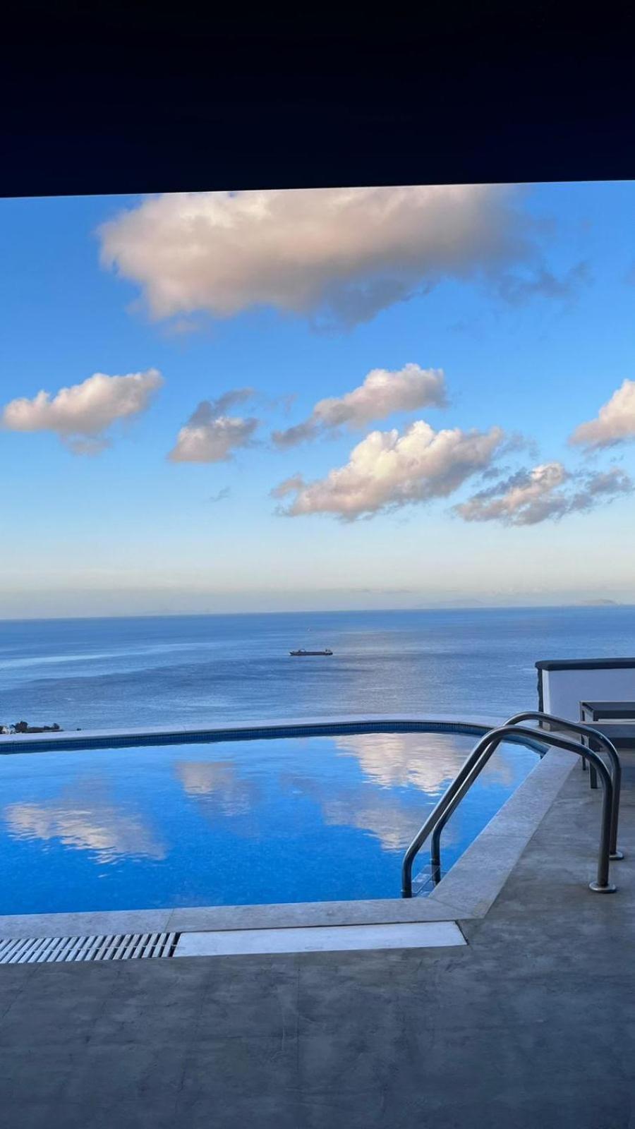 Topos Exclusive Santorini Villa