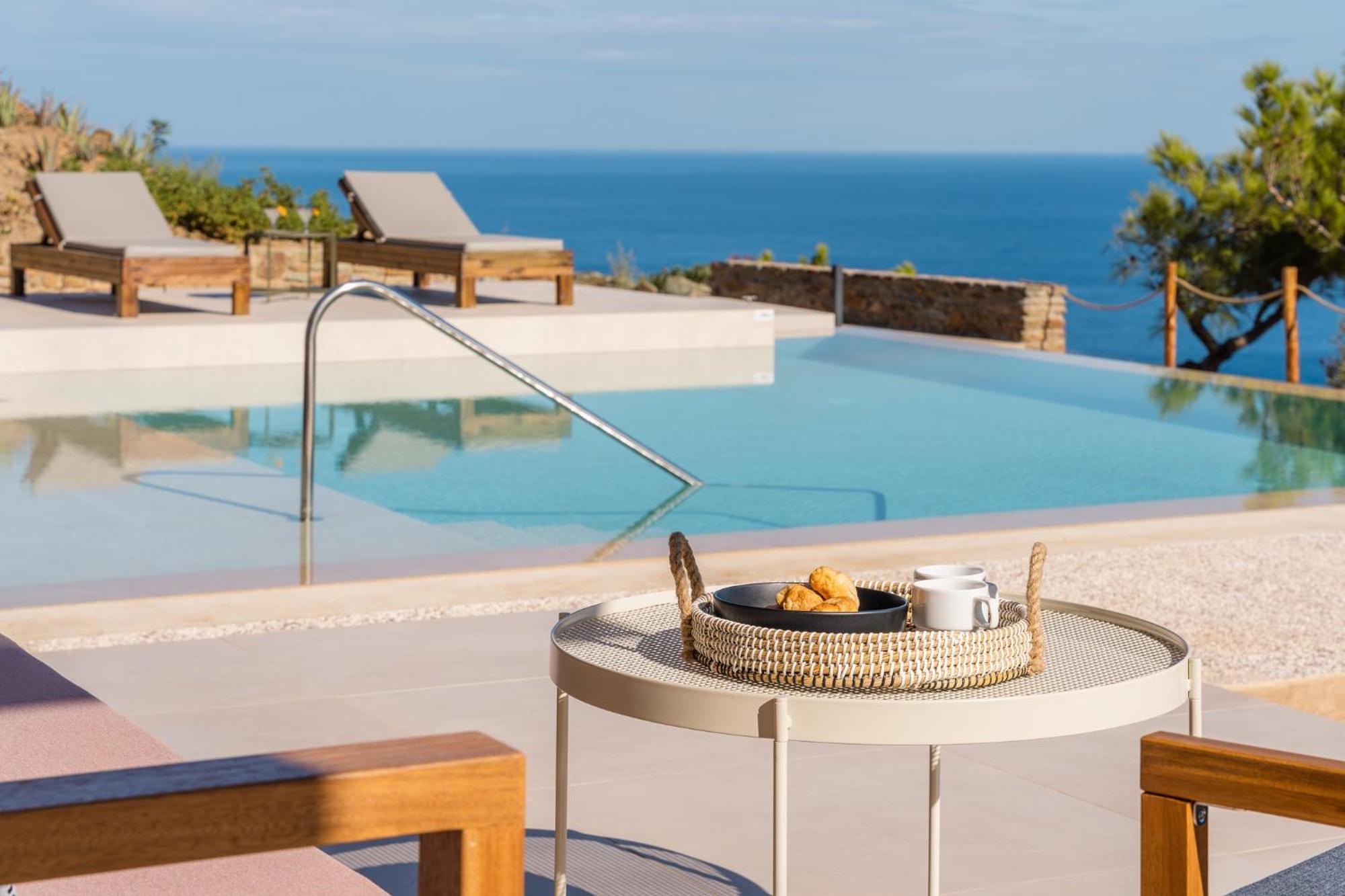 Amberoza Villa *