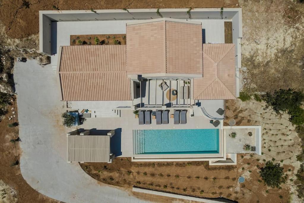 Electra Villa *