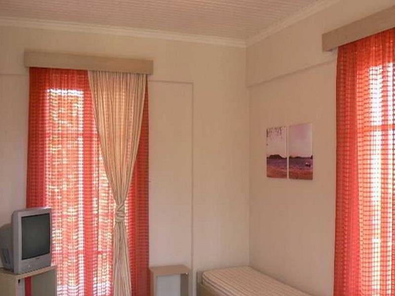 Happyland Aparthotel 2*