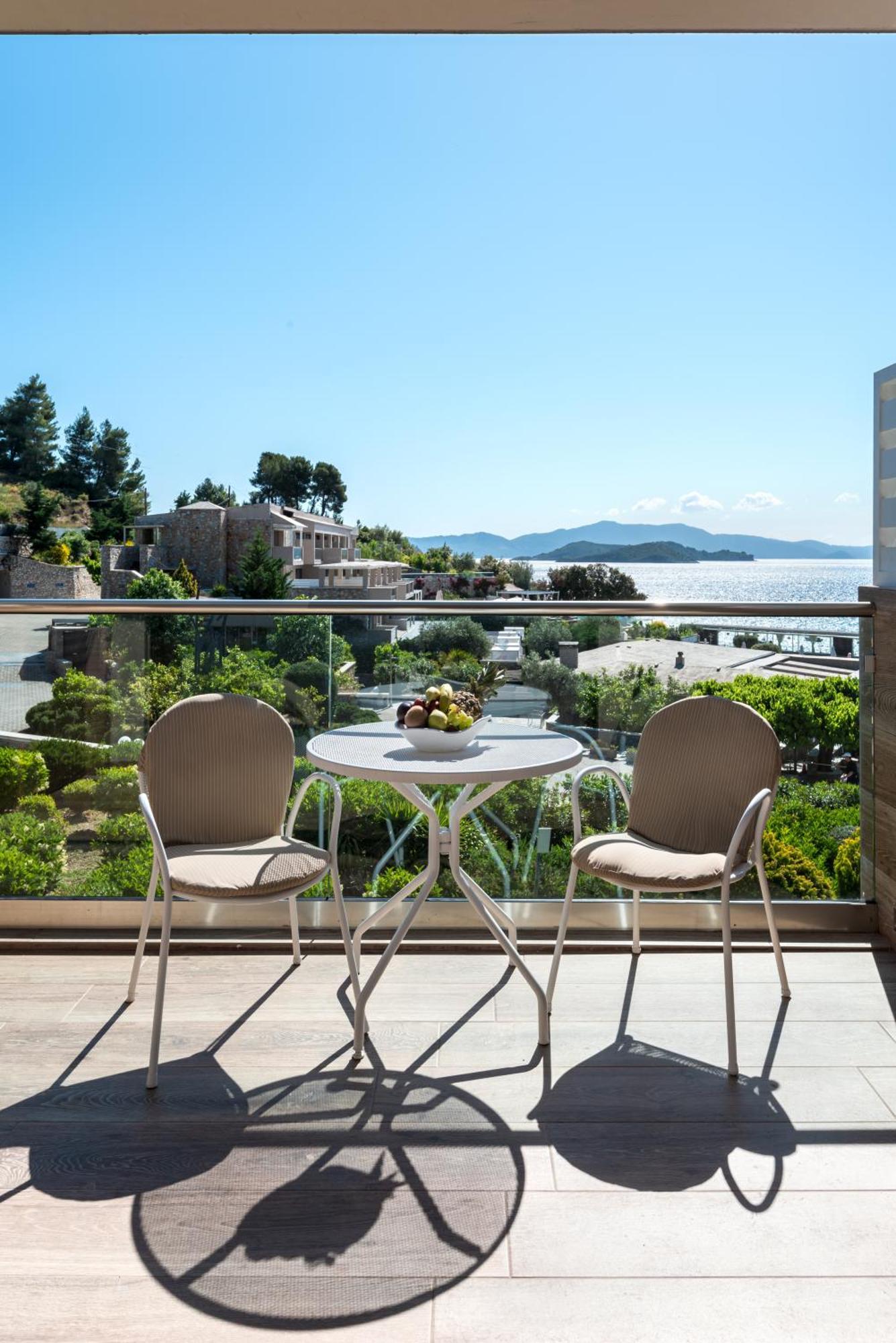 Kassandra Bay Resort, & Katsaros (Skiathos)