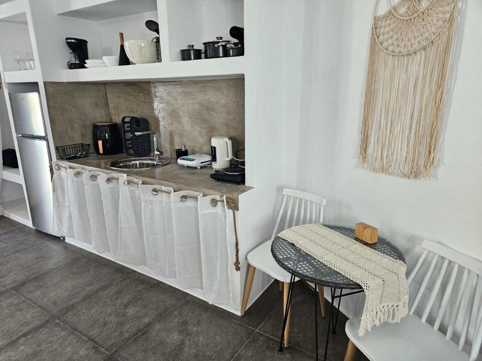 Eris Apartment Adamantas (Milos)