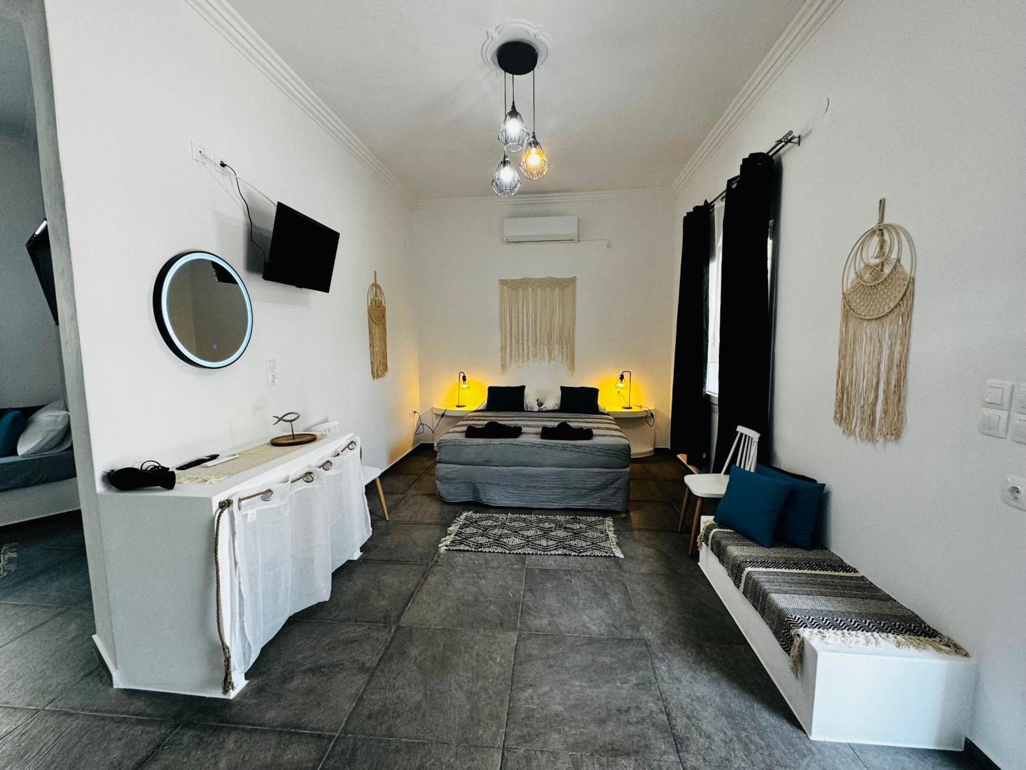 Eris Apartment Adamantas (Milos)