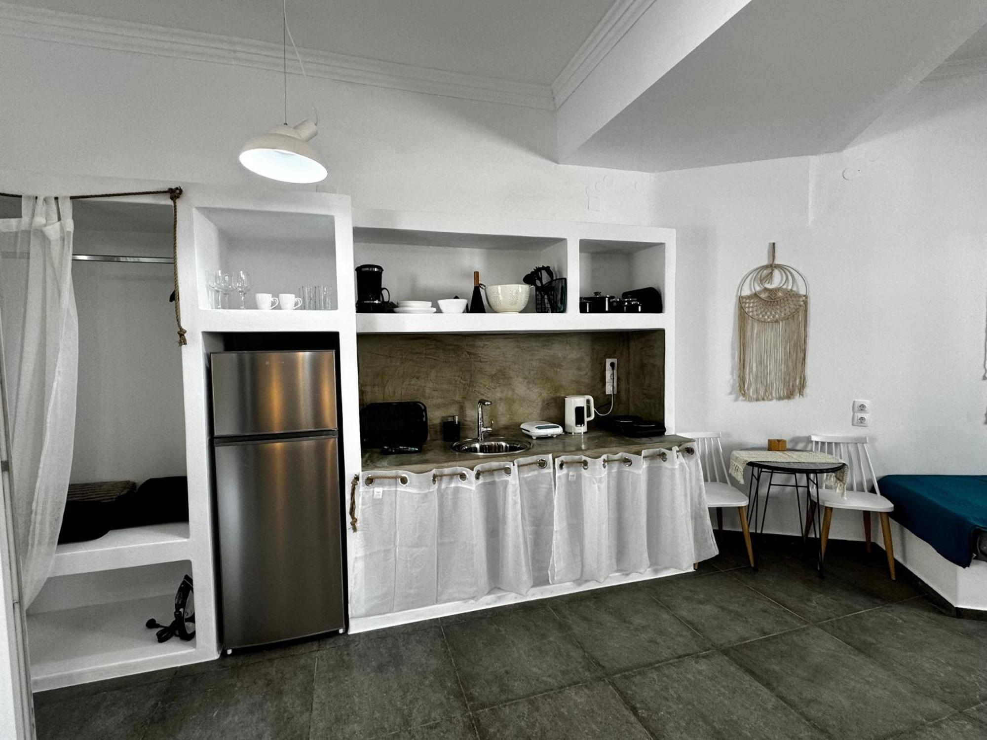 Apartment Eris Adamantas (Milos)
