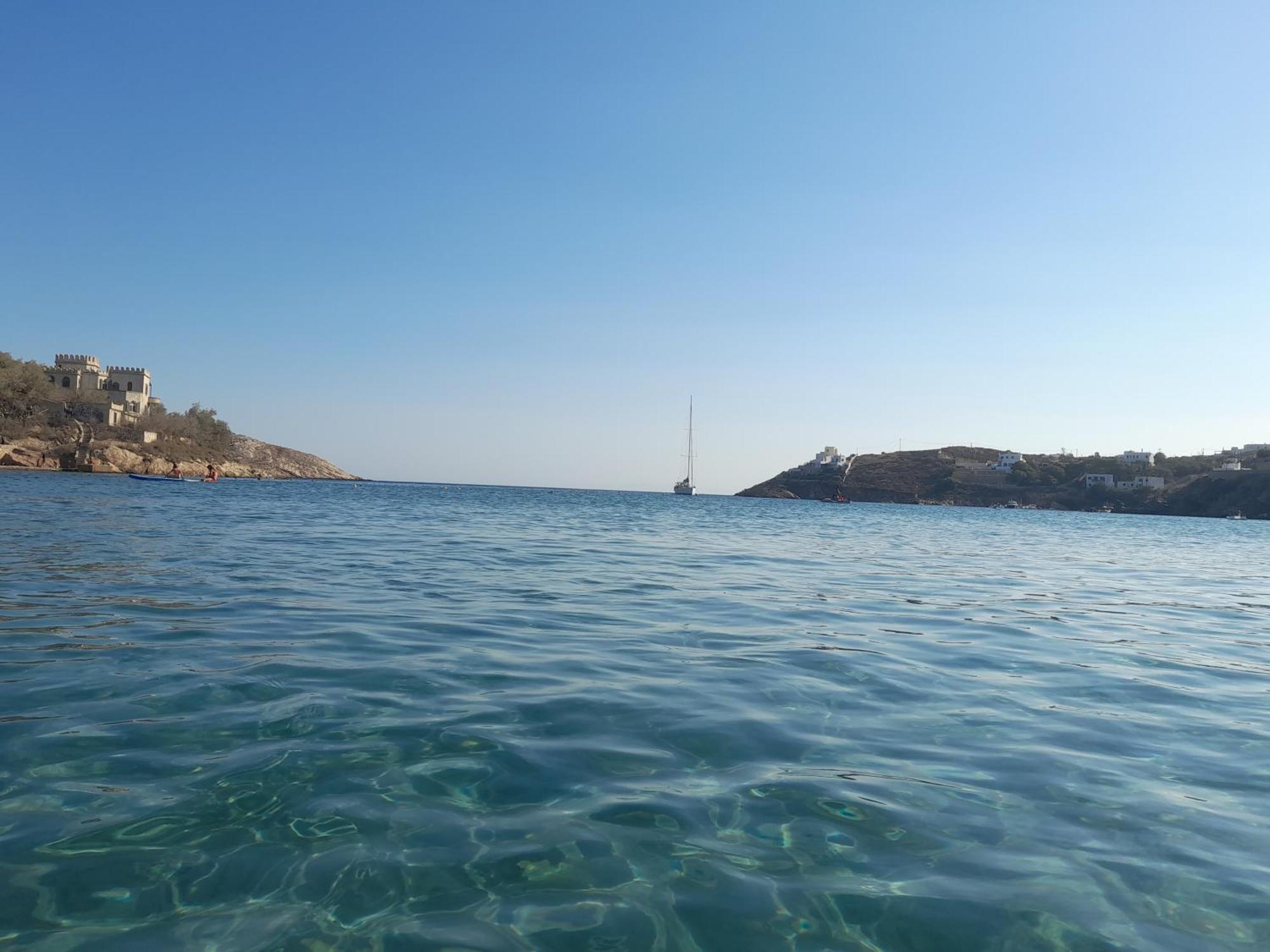 Apartment με θέα τον όρμο της βάρης