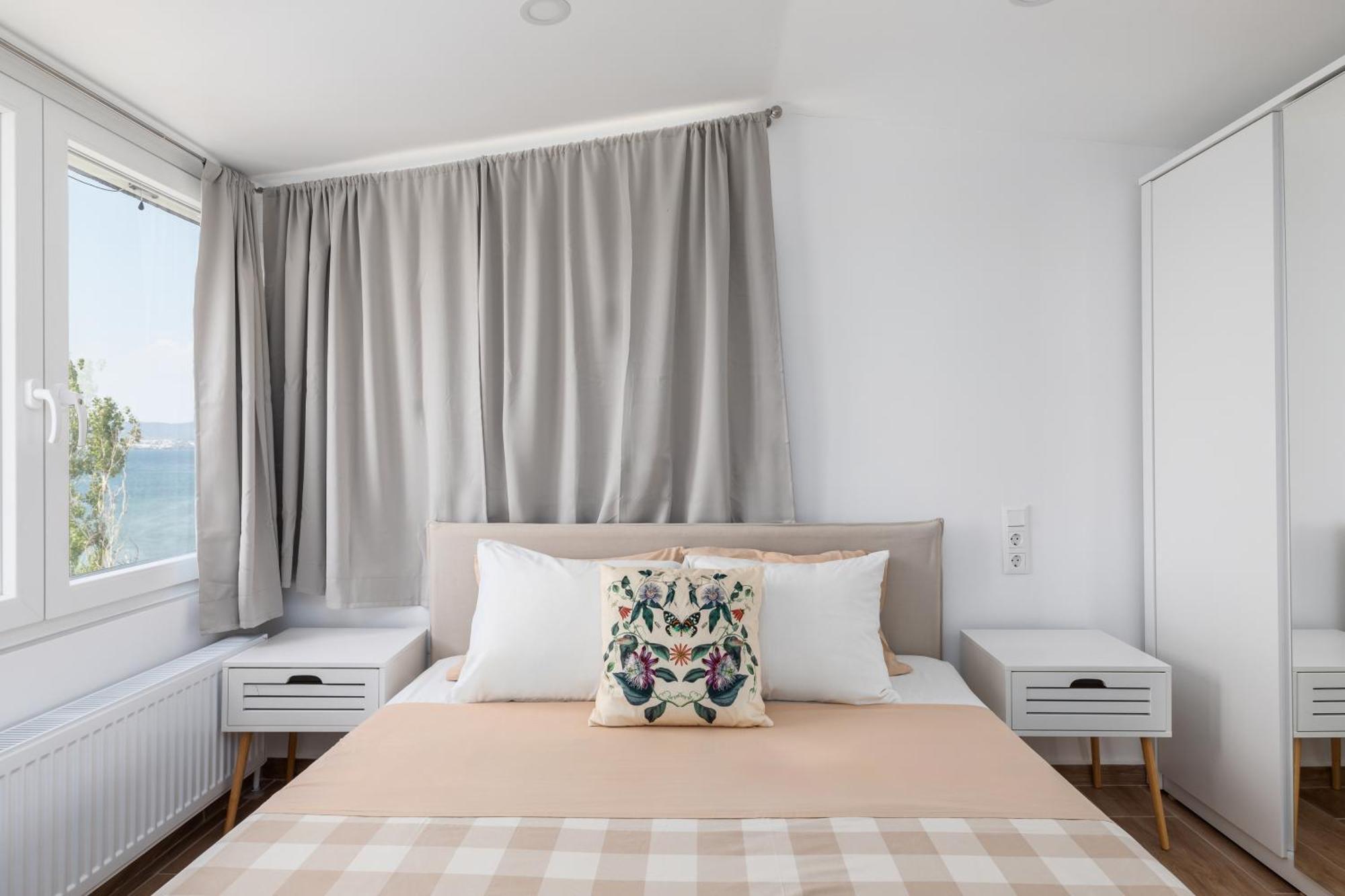 Apartment Malibu By Halu! Seaside In Perea Skala Neon Epivaton