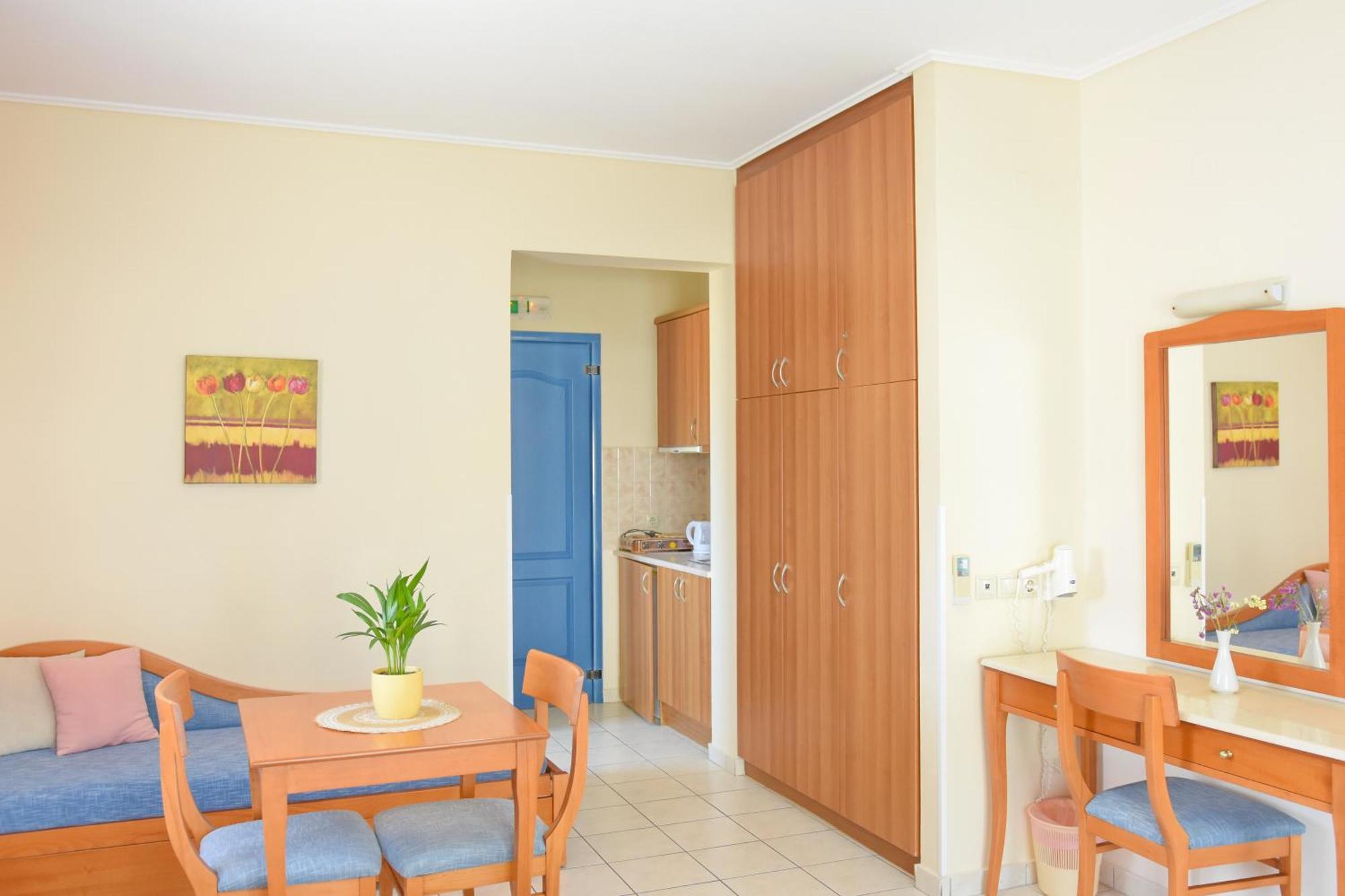 Aparthotel Emporios Bay Chios 3*